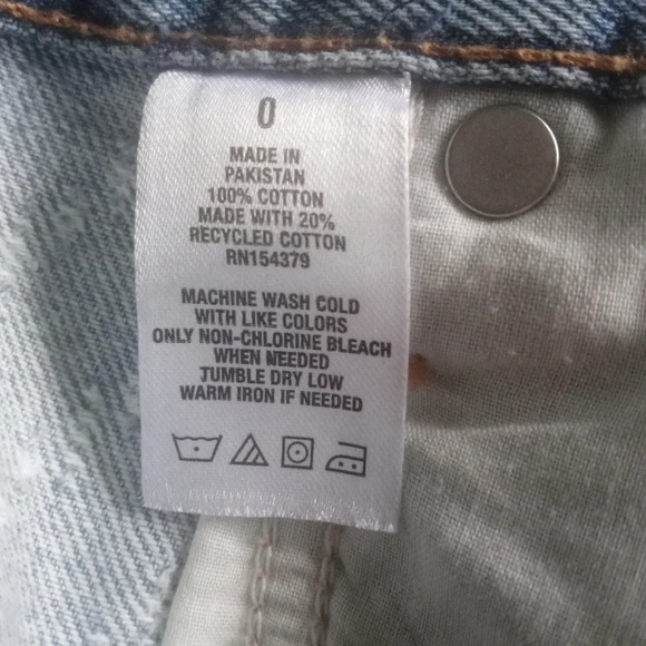 Aeropostale Low Rise Light Wash Textured Chevron Boyfriend Shorts Size 0 - Picture 6 of 7